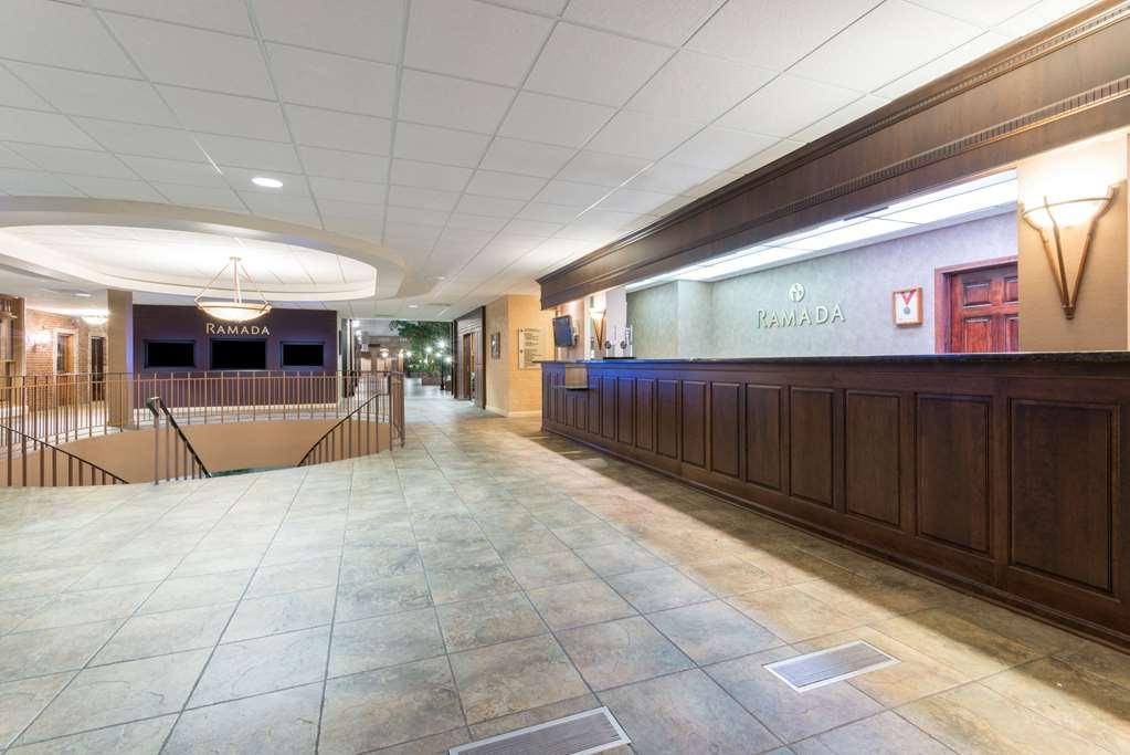Ramada By Wyndham Topeka Downtown Hotel & Convention Center Inreriör bild